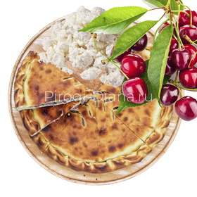 Осетинский пирог с вишней и творогом